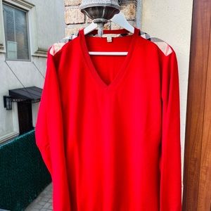 Burberry top 100% merino wool 100% authentic
